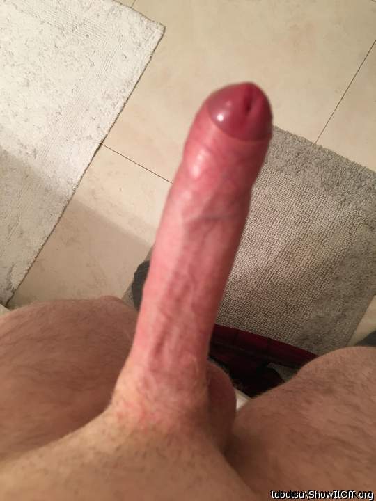 Mmmmm,hot stiff uncut cock!!!!   