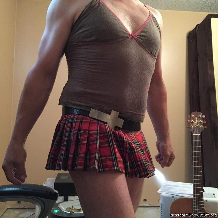 Mmmmm you look sexy in that pretty skirt   