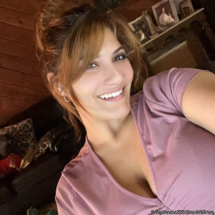 What a sexy smile!