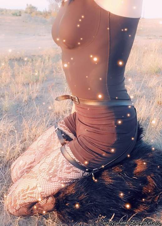 Sexy pic, love to see under all your outfits