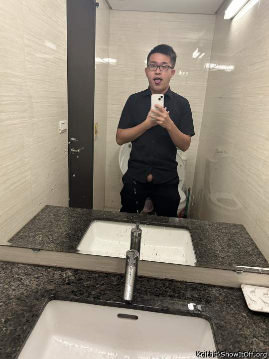 My tiny dick cant stop being horny at work