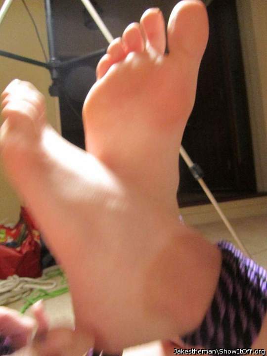 Oh please let me lick them Beautiful Feet &#129655;&#129655;