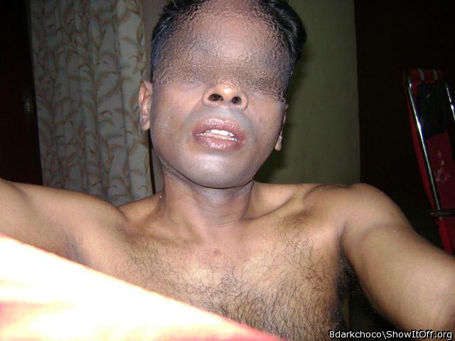 love the taste of cum.....love 2 swallow......