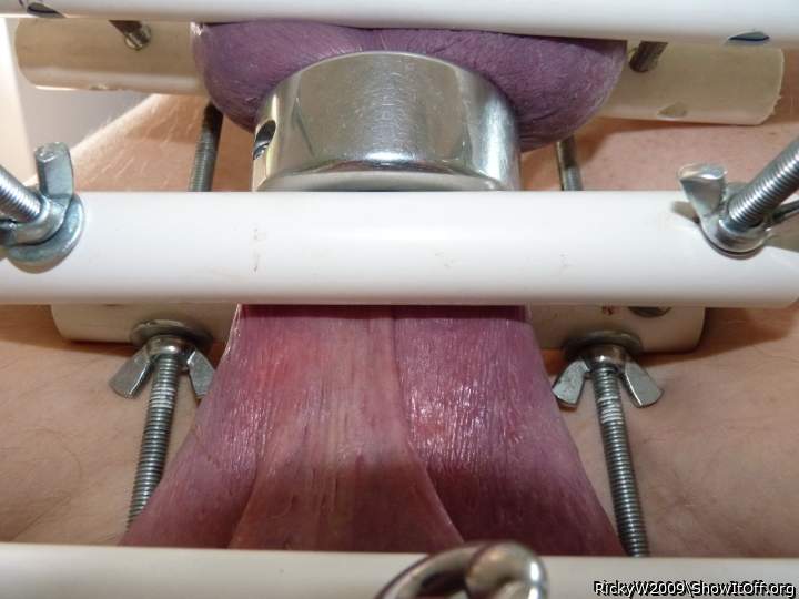 Scrotum Stretch