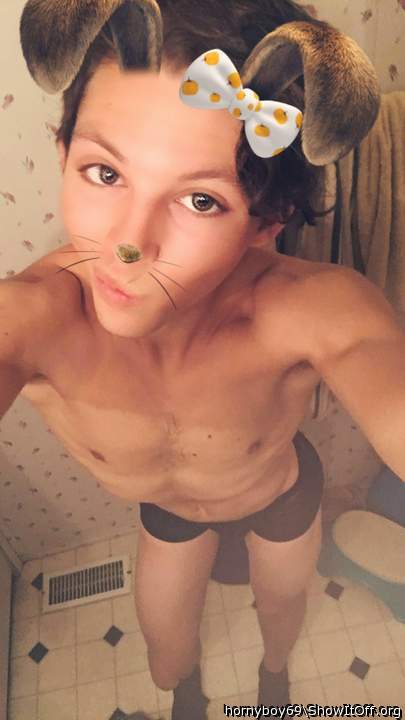 How can such a hottie not have comments? You are too cute fo