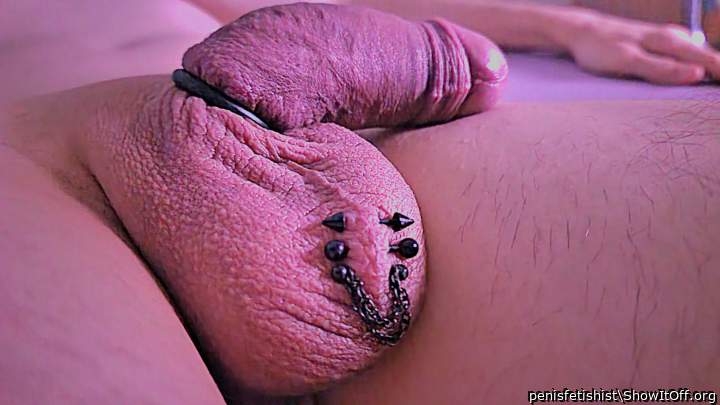 Testicles Photo from penisfetishist