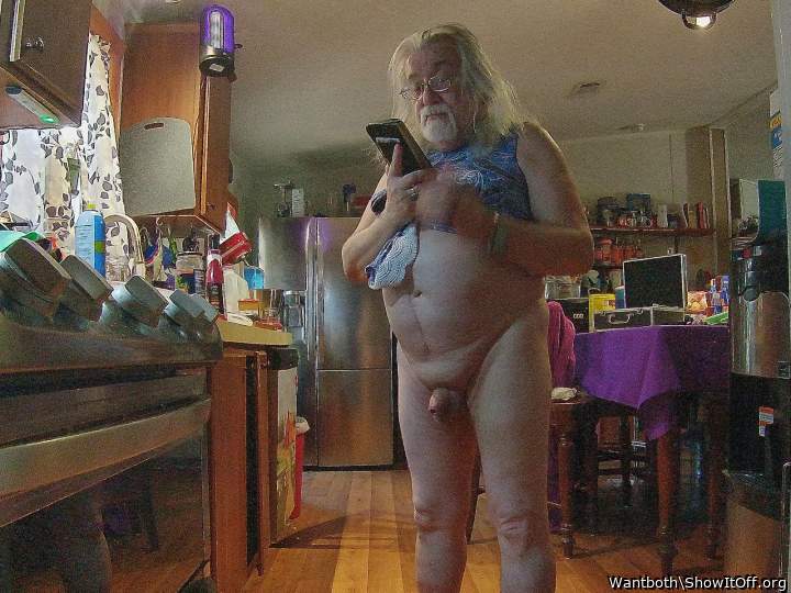 I WANT TO SUCK YOUR COCK I AM A QUEER