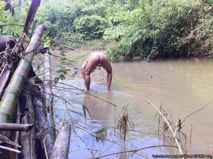 Photo of a one-eyed monster from cummobsessed