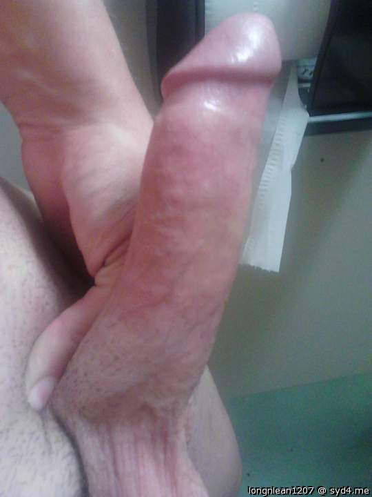 OMG I'd suck this cock mmmmm