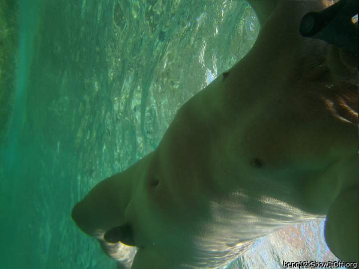 I want to swim with you. 