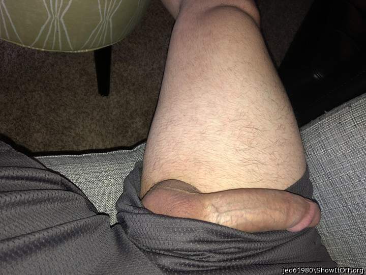 Ill start kissing the legs and work my way up to deepthroat