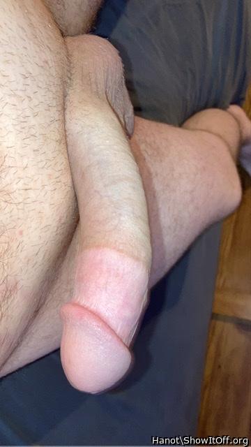 I'd love to worship, suck a load from your hot thick cock 