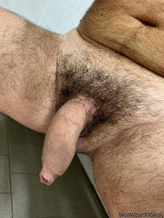 Beautiful uncircumcised cock