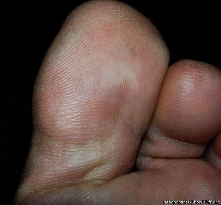 Kiss my toes !