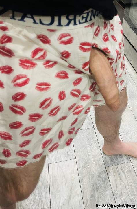Love that hot looking foreskin--Nice!!