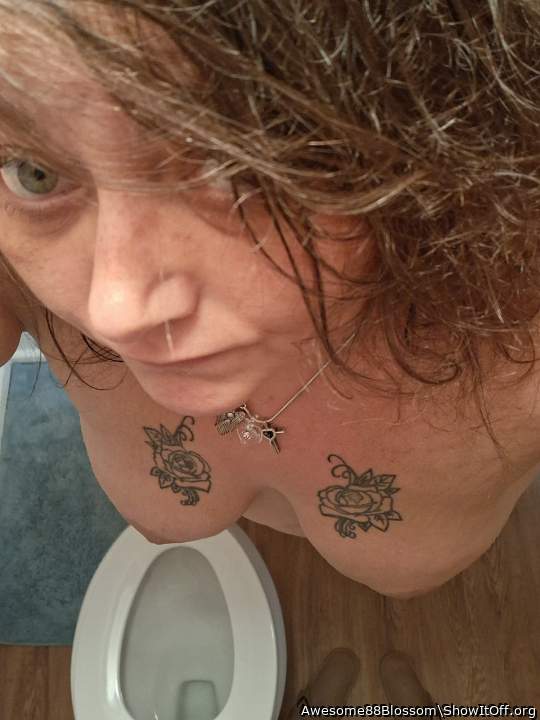 Beautiful Babe! Super sexy, love your nice Tits and the Tatt