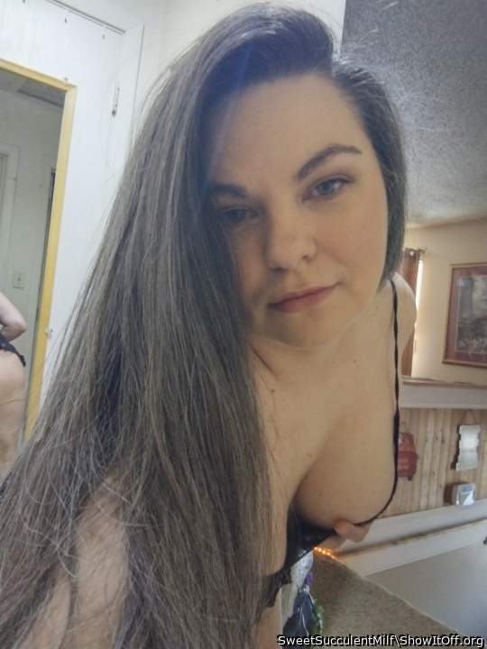 you have such a sensual stunning beauty, sexy eyes and and s