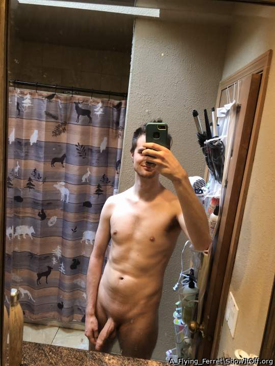 Nice body!  HOT foreskin &#128293;&#128293;
Thanks for shar
