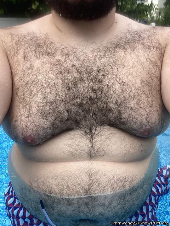 Bear in the pool &#128059;