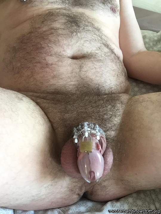 beefy men with cocklet locked up look perfect!