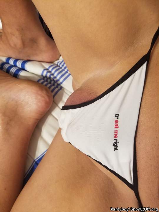 Photo of a middle leg from Pantyboy