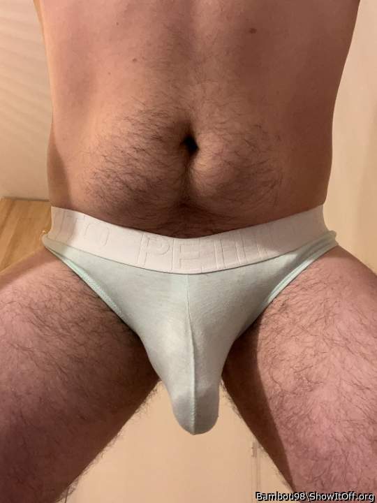 What an incredible bulge, very hot!