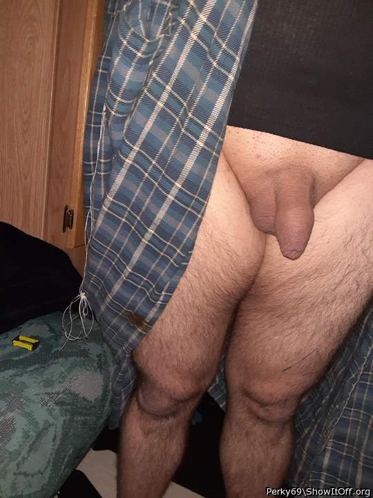 I would love to suck your gorgeous dick!