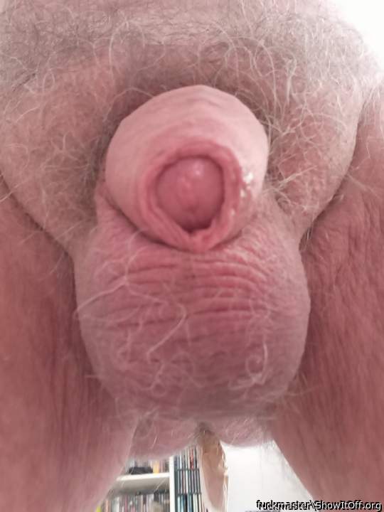 I want to push my tongue under your 4skin