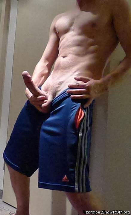 hot body, nice cock ..... geiles Foto ! 