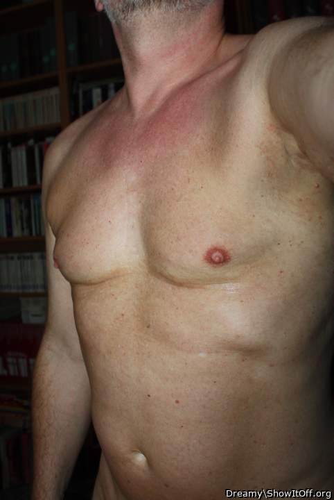 How I would love to suck on those luscious nipples.  