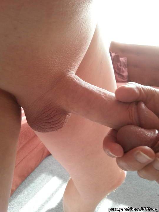 Anyone wanna have some cock play with me?