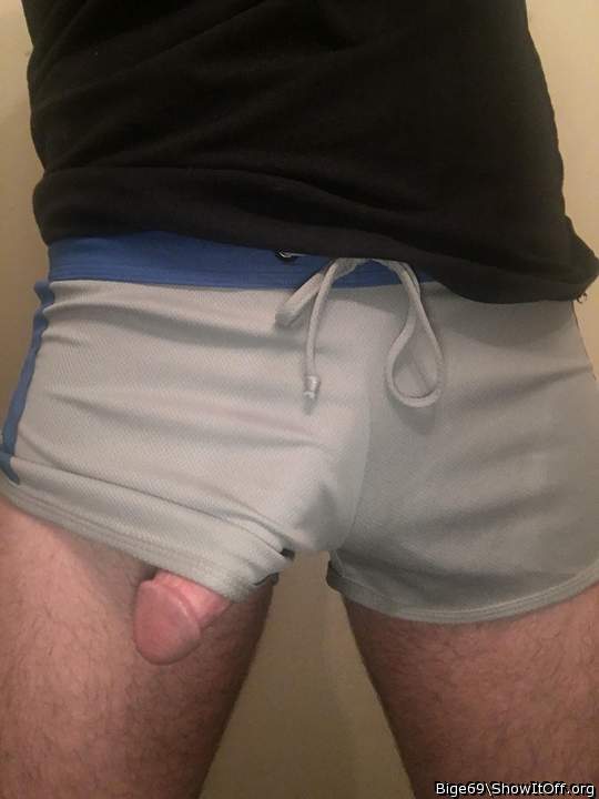 Great pic. Great dick. It's in my favourites!!!!