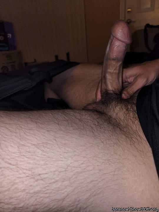 I'd love to worship, suck a load from your hot thick cock 