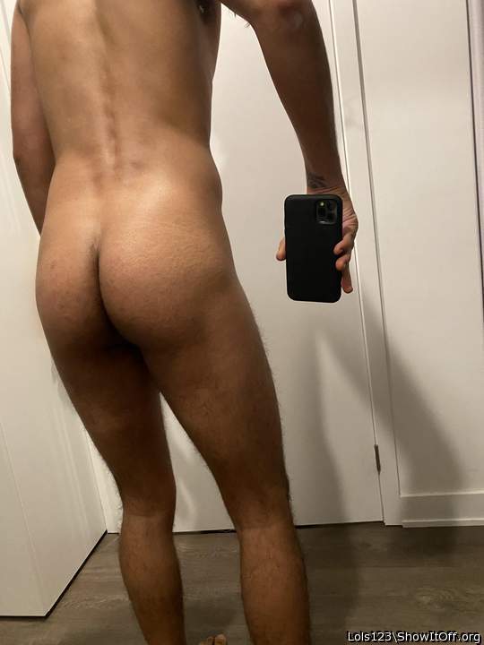 would love to clap those cheeks 