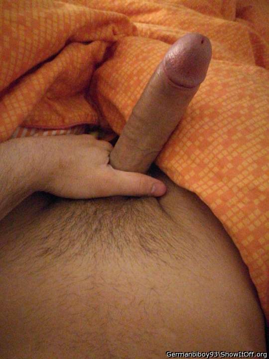 I'd love to worship, suck a load from your hot thick cock 