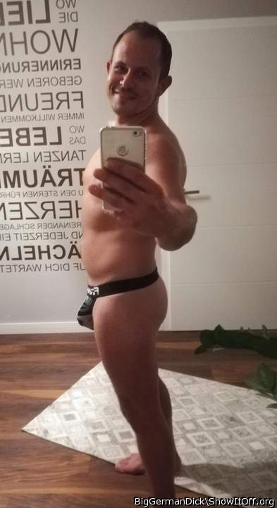 nice pose BigGermanDick 