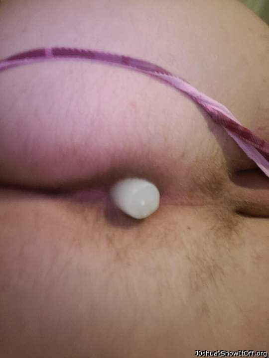 good boy... feed that hungry hole!!
