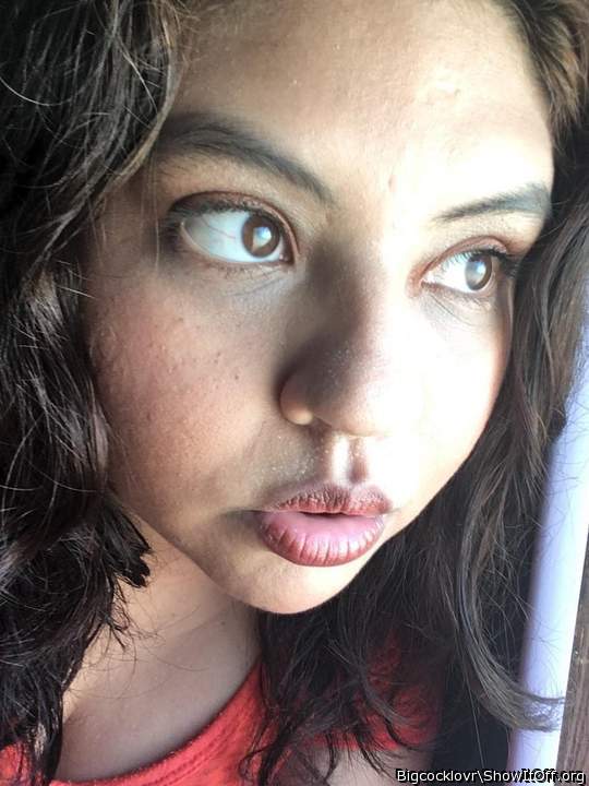 Amazing dsl lips mmmmmm you look so damn sexy hon wow!