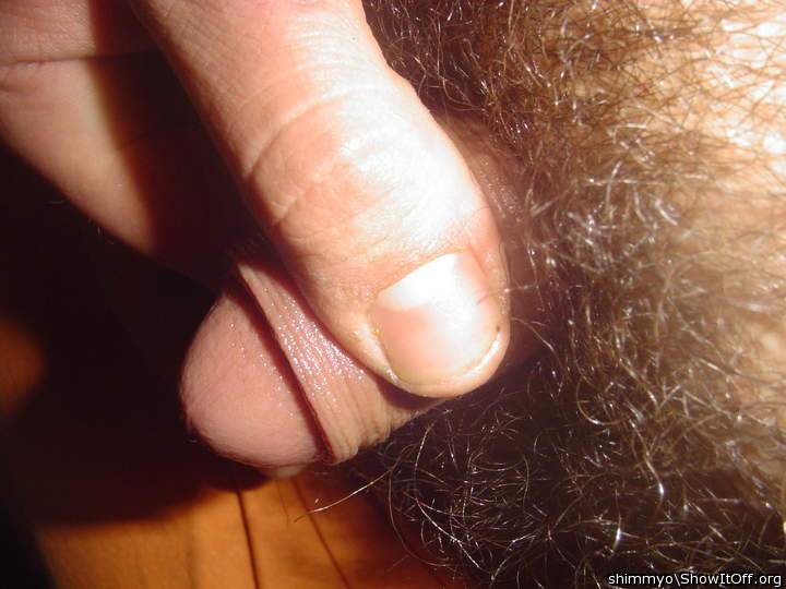 Mmmmmmmmmmmmm I'd like to have my finger and thumb holding t