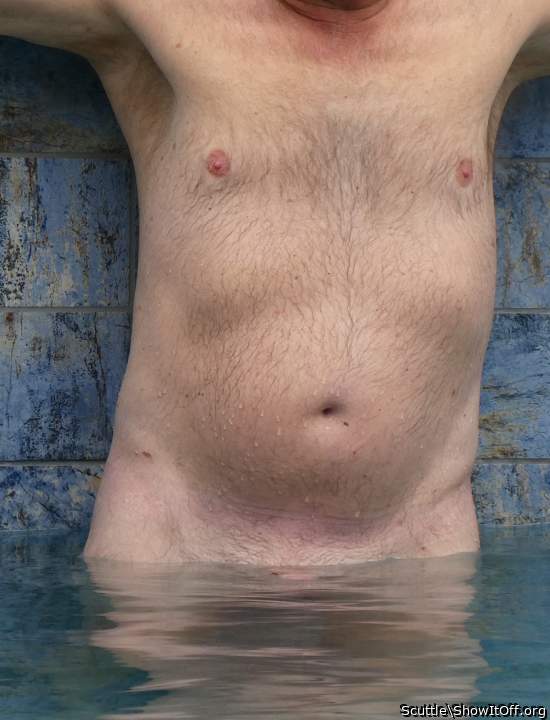 Wet Sexy Man. I wanna dive down on you