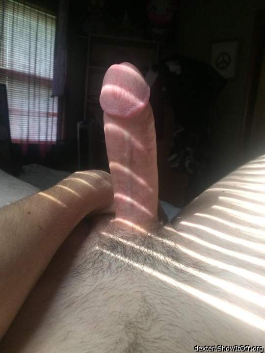 Hot dick, sexy body... I like the lighting effect