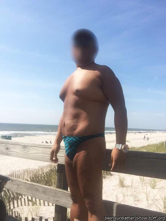 Photo of a hot-rod from Bikinisunbather