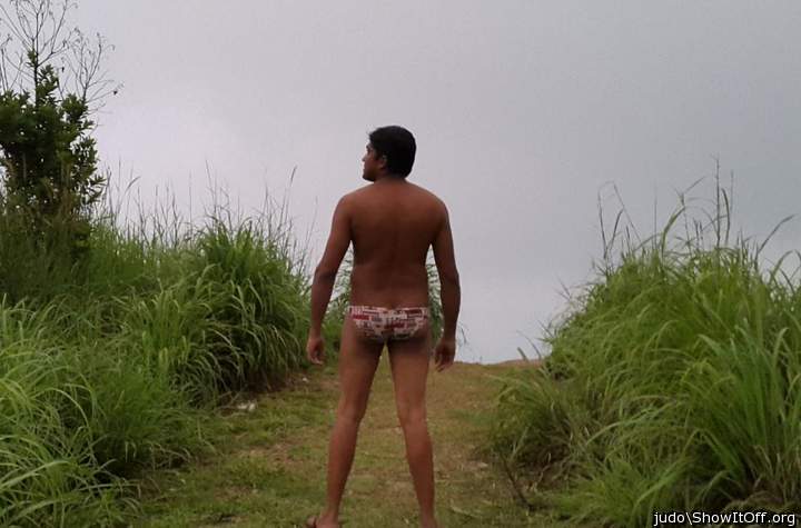 Wanna lick those ass