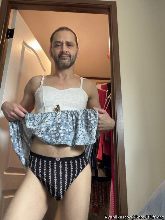 Photo of a third leg from Ryanlikescock