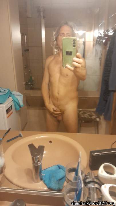 Photo of a boner from alainfun