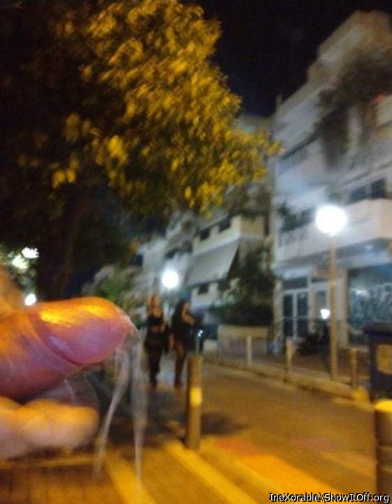 Public masturbation and cum in front of 2 sexy gals!