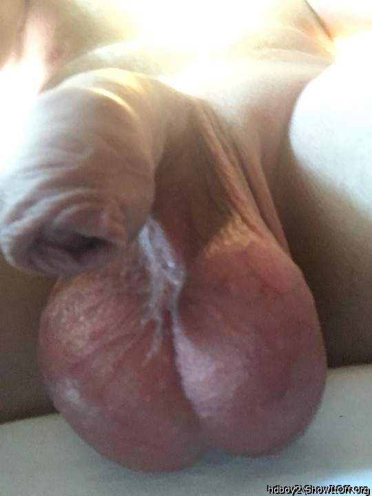 OMG THOSE BALLS ARE BEAUTIFUL!! I NEED THEM IN MY MOUTH!! YU