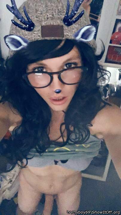 Damn.. so cute.. so hot.. I wanna suck you right now.. 