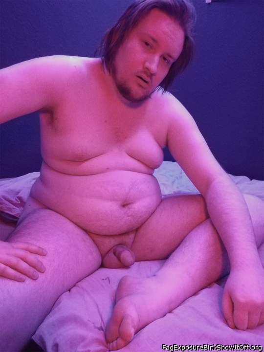 very sexy! Gorgeous body and dick, and I love the lighting