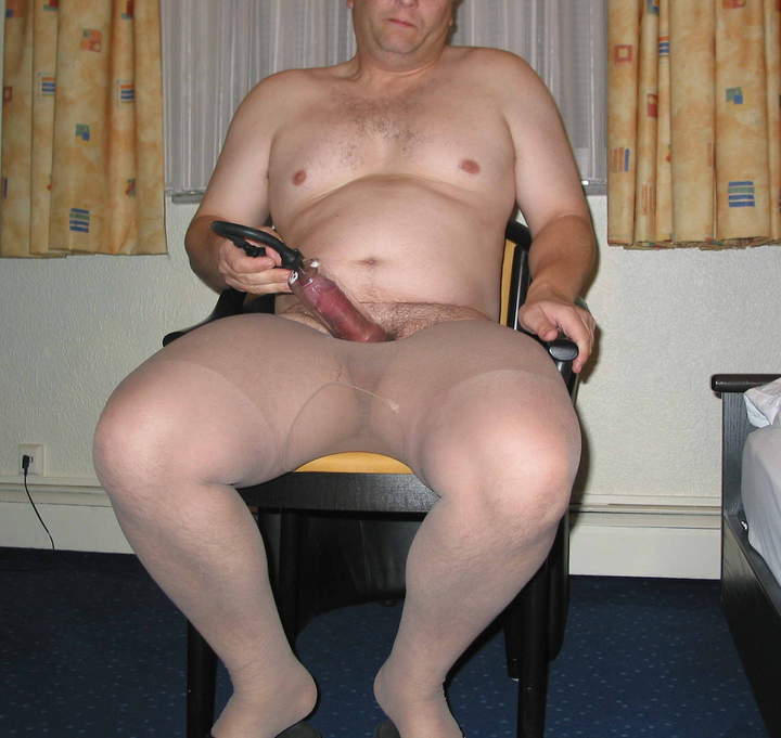 Adult image from nylonlover